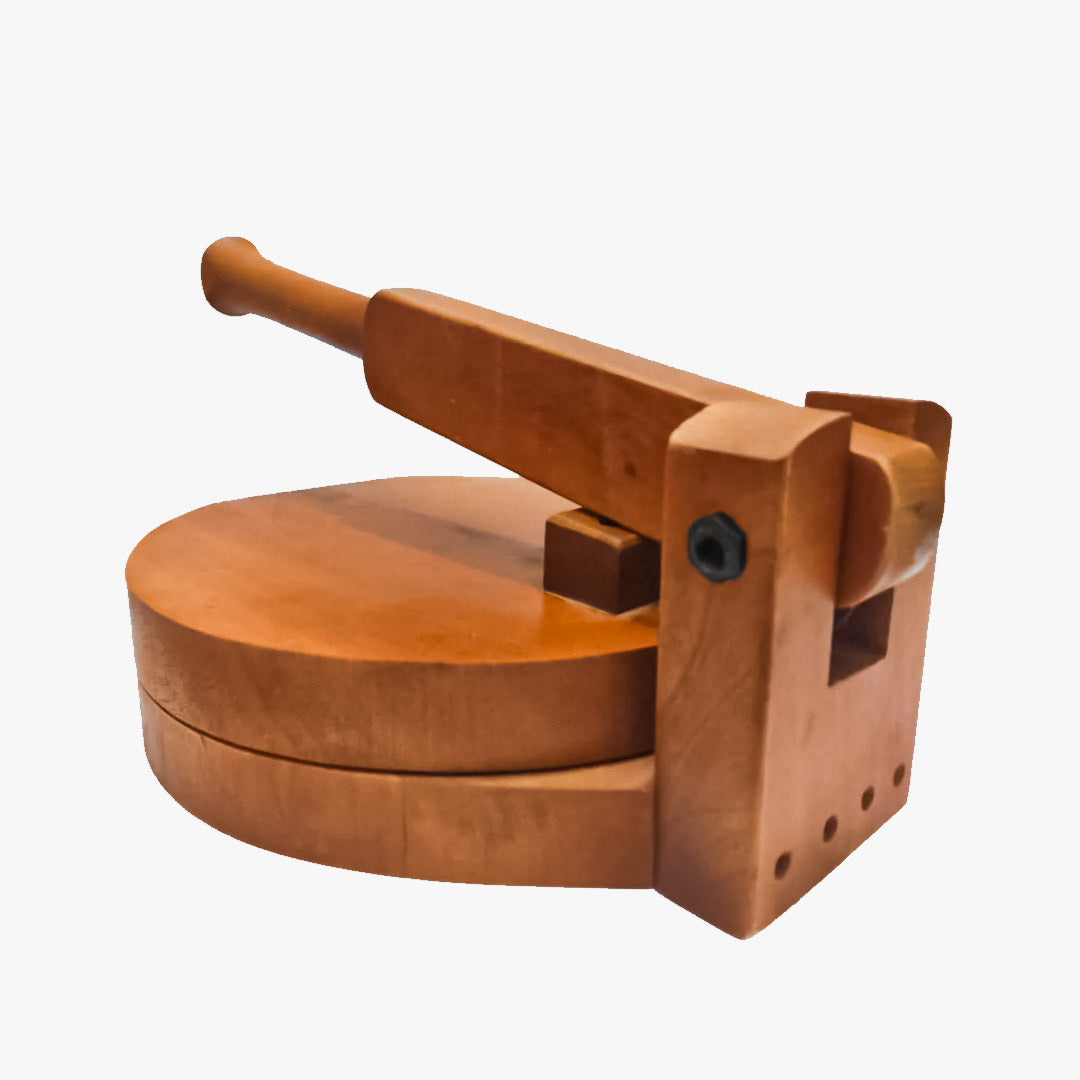 High Quality Manual Press Wooden Roti Maker