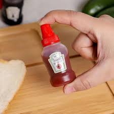 Mini 2Pcs Tomato Ketchup Bottle